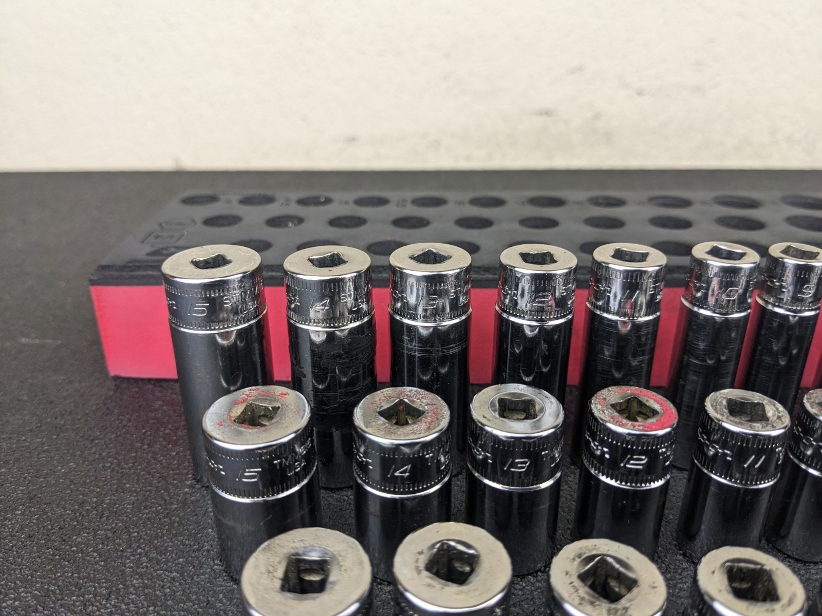 #bn598 Snap-On Tools 142STMMSYFR1 42pc 1/4″ Drive 6-Point Metric Foam Socket Set