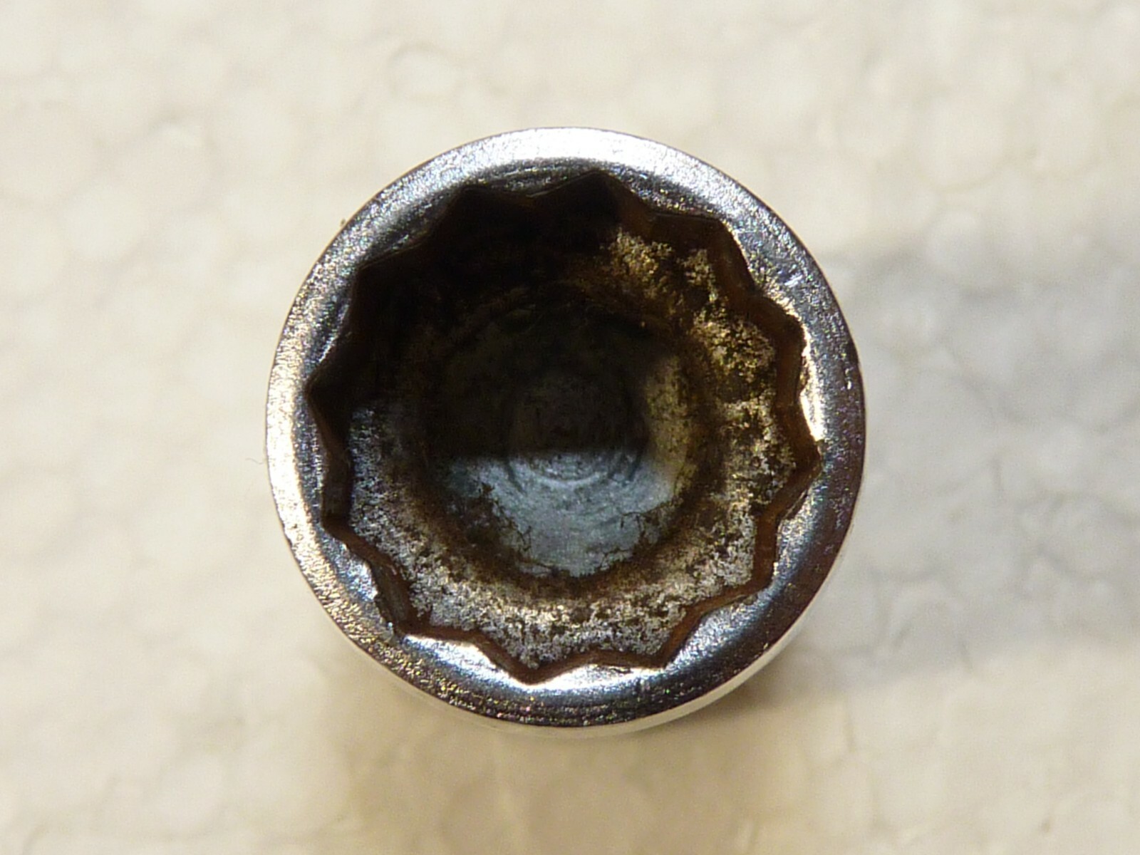 Snap-On Tools 3/8″ Drive 12 Point 7/16″ Shallow Swivel Socket SAE FVU14 USA