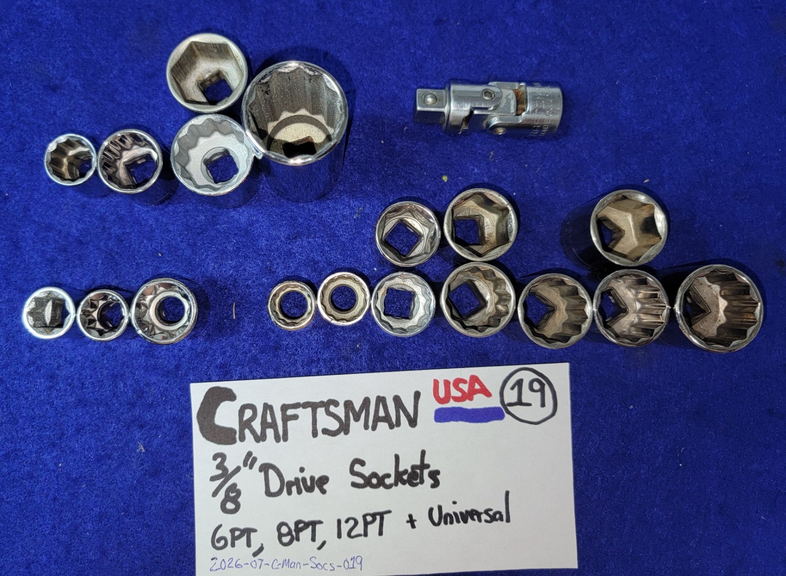 CRAFTSMAN 3/8″ Drive 6PT, 8PT and 12PT METRIC & SAE Sockets (19-pieces) USA