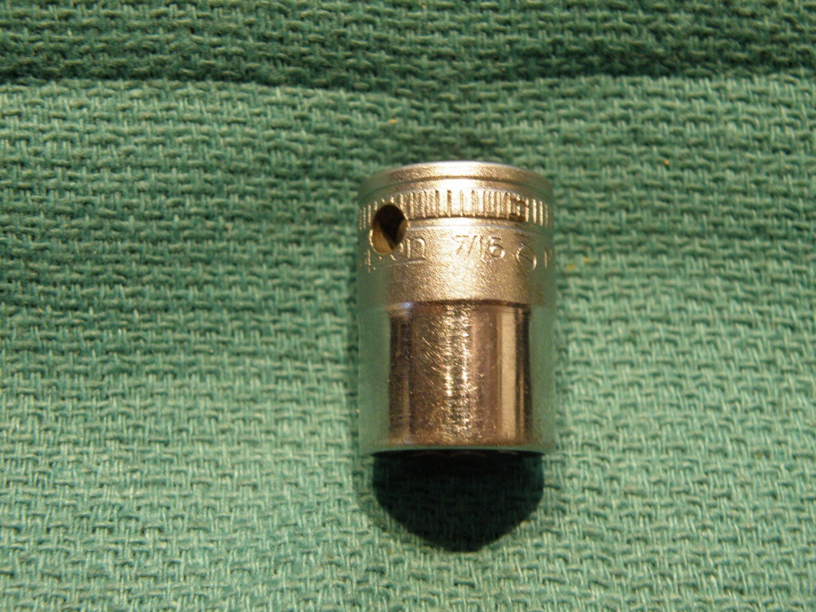 Snap-On 3/8″ Drive, 12 Pt. 7/16 Shallow Socket. F-140 Made In USA.