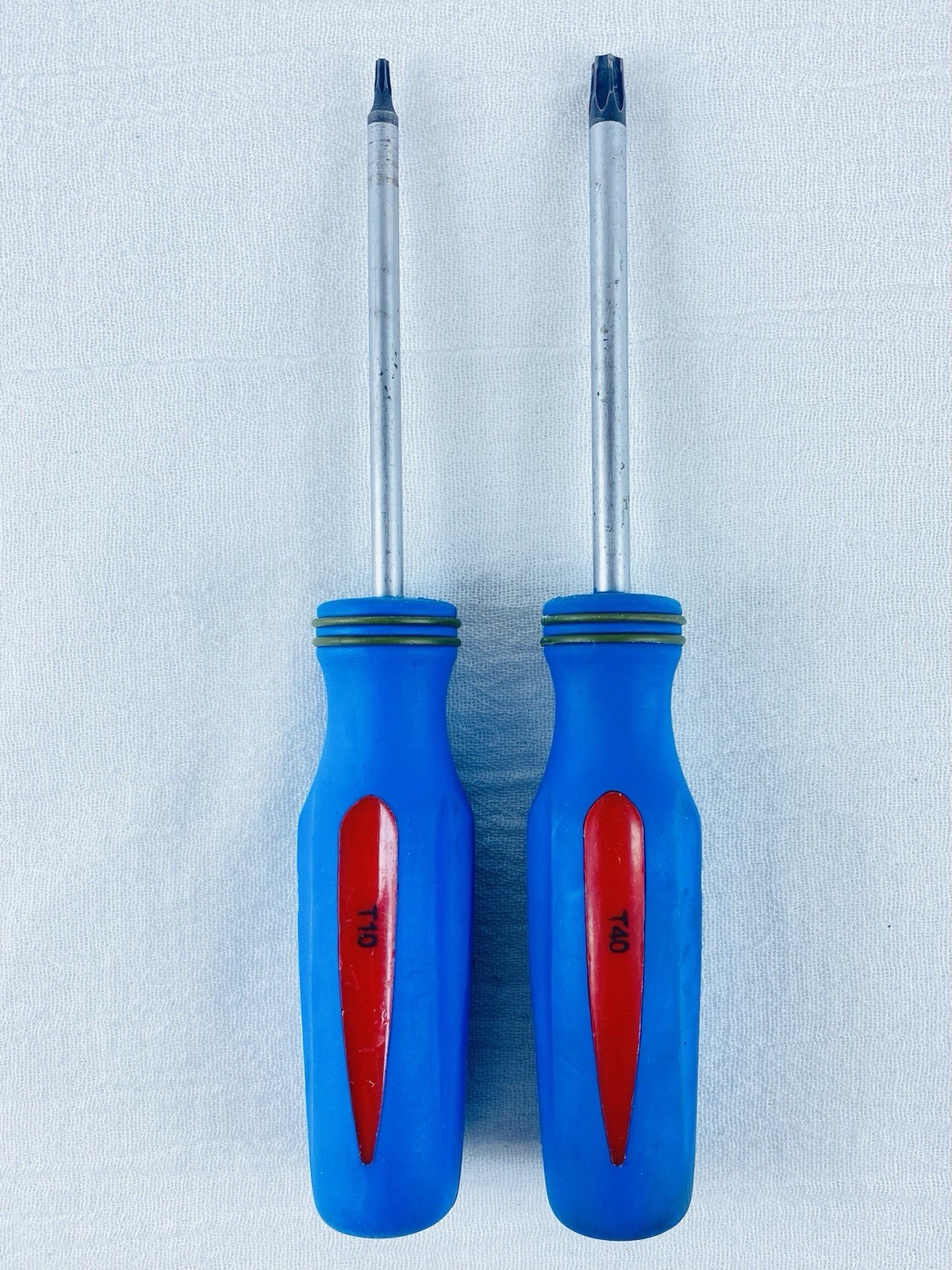 Grip Hex Screwdriver (2) Pieces T-10 And T-40