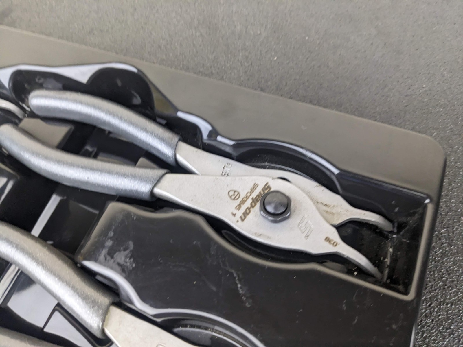 #bo022 Snap-On Tools 5-Piece Snap Ring Pliers Set Dark Titanium Gray SRPCR105DT