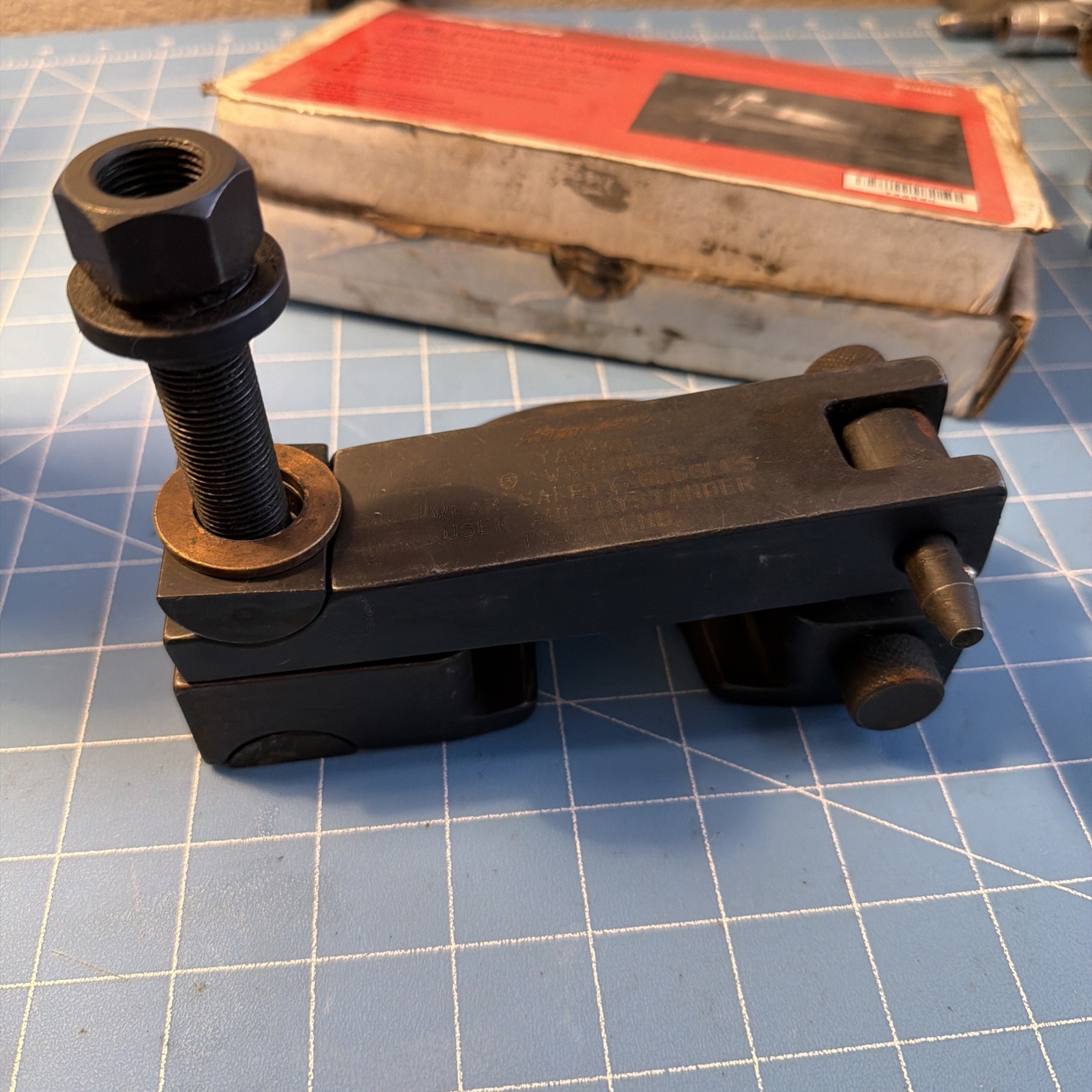 Snap On High-Leverage/Low-Profile Pitman Arm Puller Ya6880