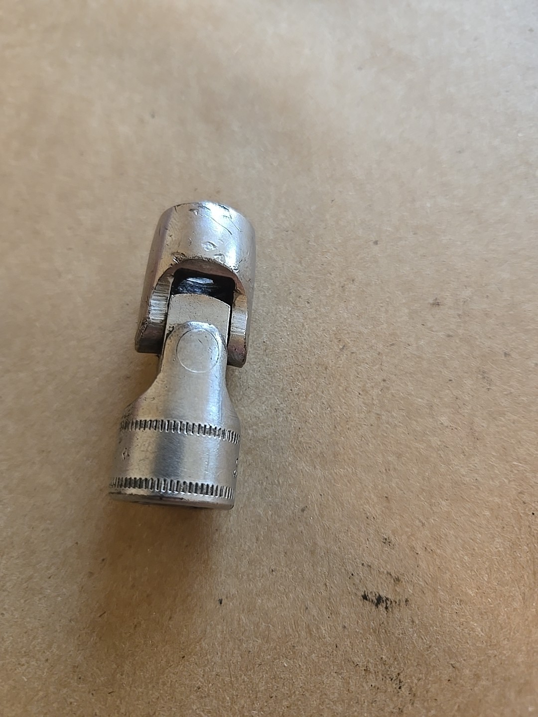 Snap On 3/8″ Drive 12MM 6PT Metric Chrome Universal Swivel Socket FSUM12