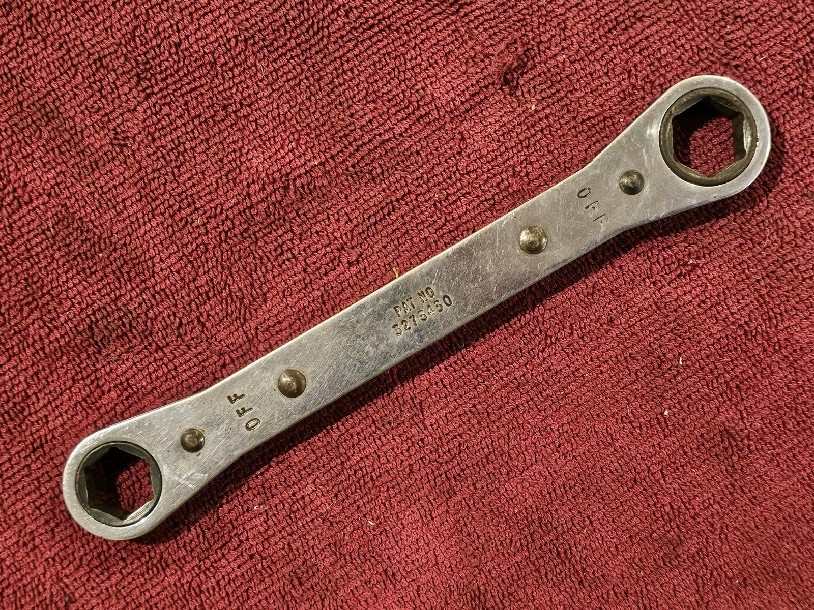 Snap-on Tools R2022S- 5/8″ and 1/16″ SAE 6 pt Flat Double Ratcheting Wrench USA