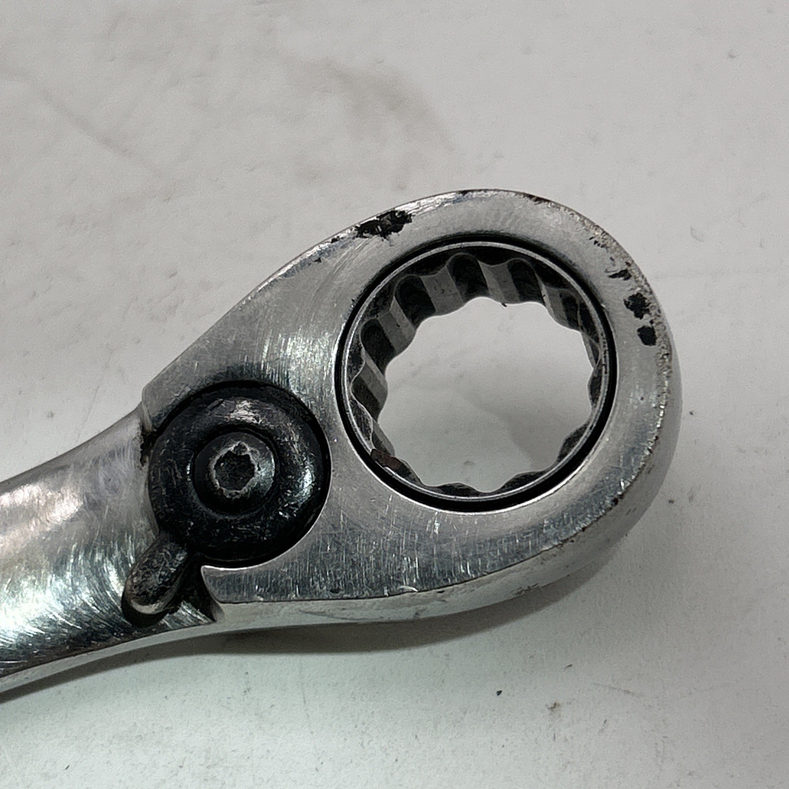 BROKEN 15 mm 12-Point Metric 15° Offset Ratcheting Combination Wrench Blue-Point