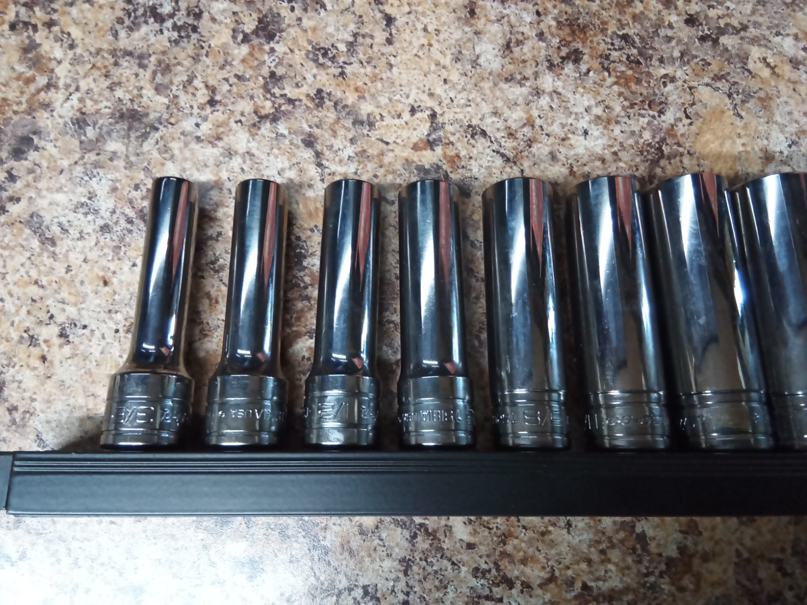 Snap-On Tools 13 pc 1/2″ Drive 6-Point SAE Flank Drive Deep Socket Set (313TSYA)