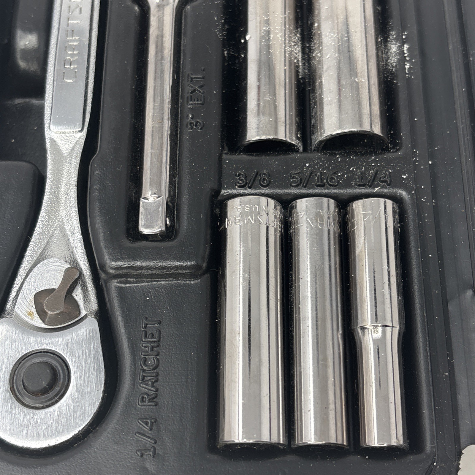 Craftsman 19pc 1/4″ Drive 6pt Socket Set with Plastic Case 9- 34800