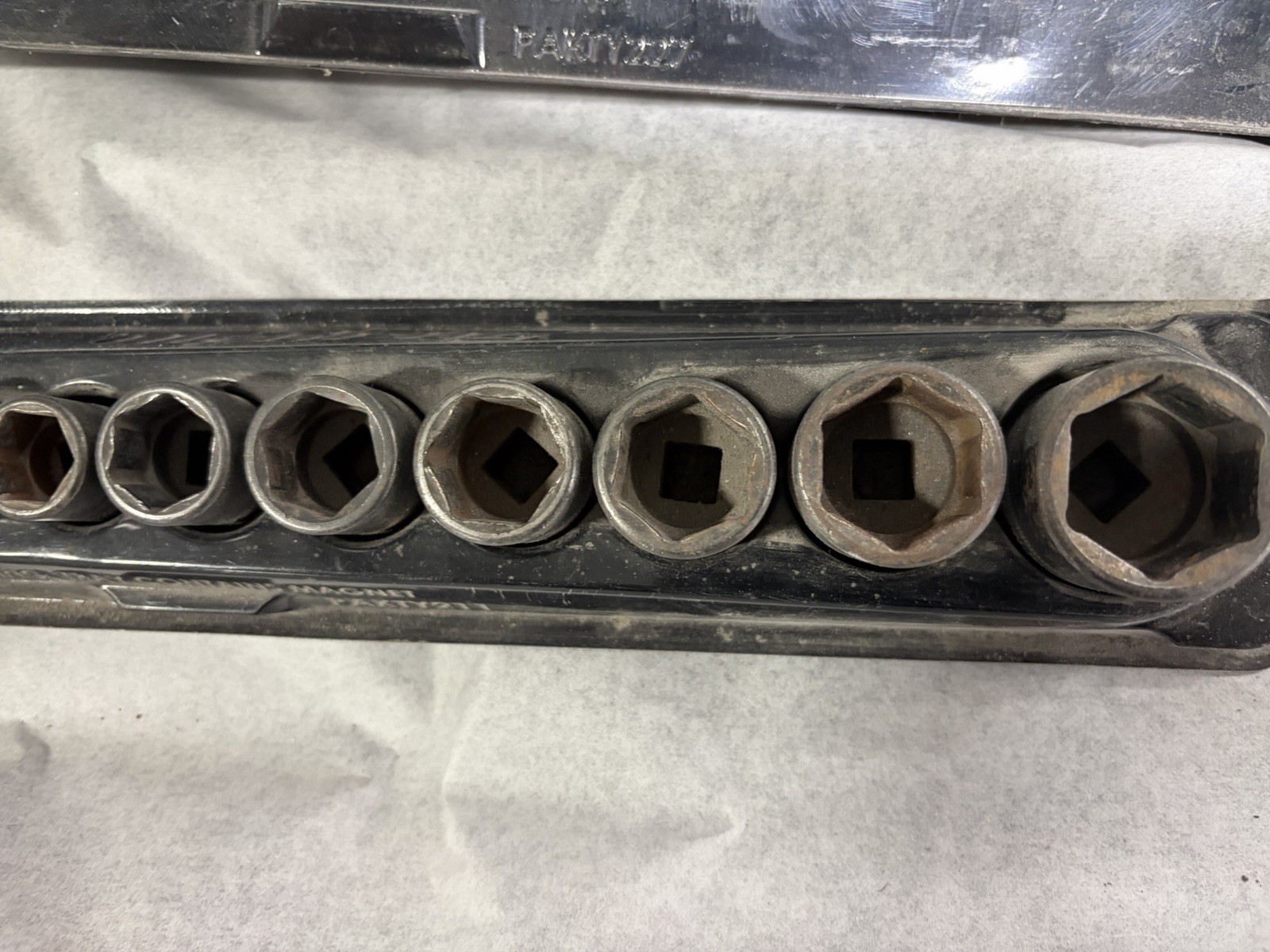 Snap On Socket Sets , Long & Short 8 to 19, 21,24. / 14 Sockets On Each Rail