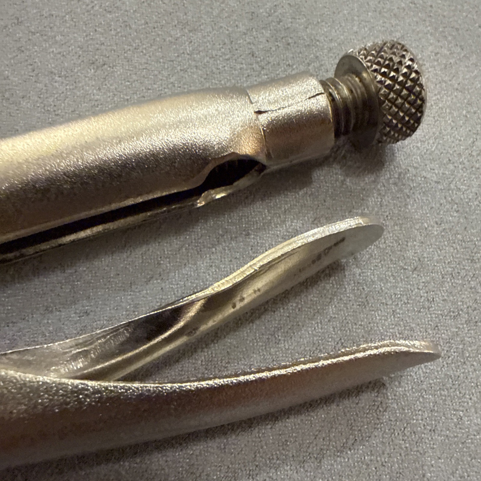 Mac Tools 8-7/8″ Long Curved Jaw Locking Pliers MLP10CJ