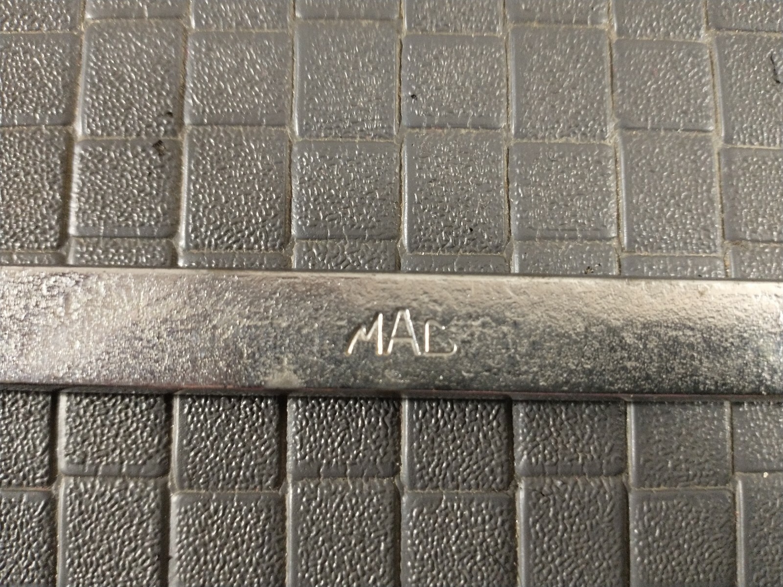 Mac Tools CL22 11/16″ Combination Wrench 12 Point With Textured Finish USA
