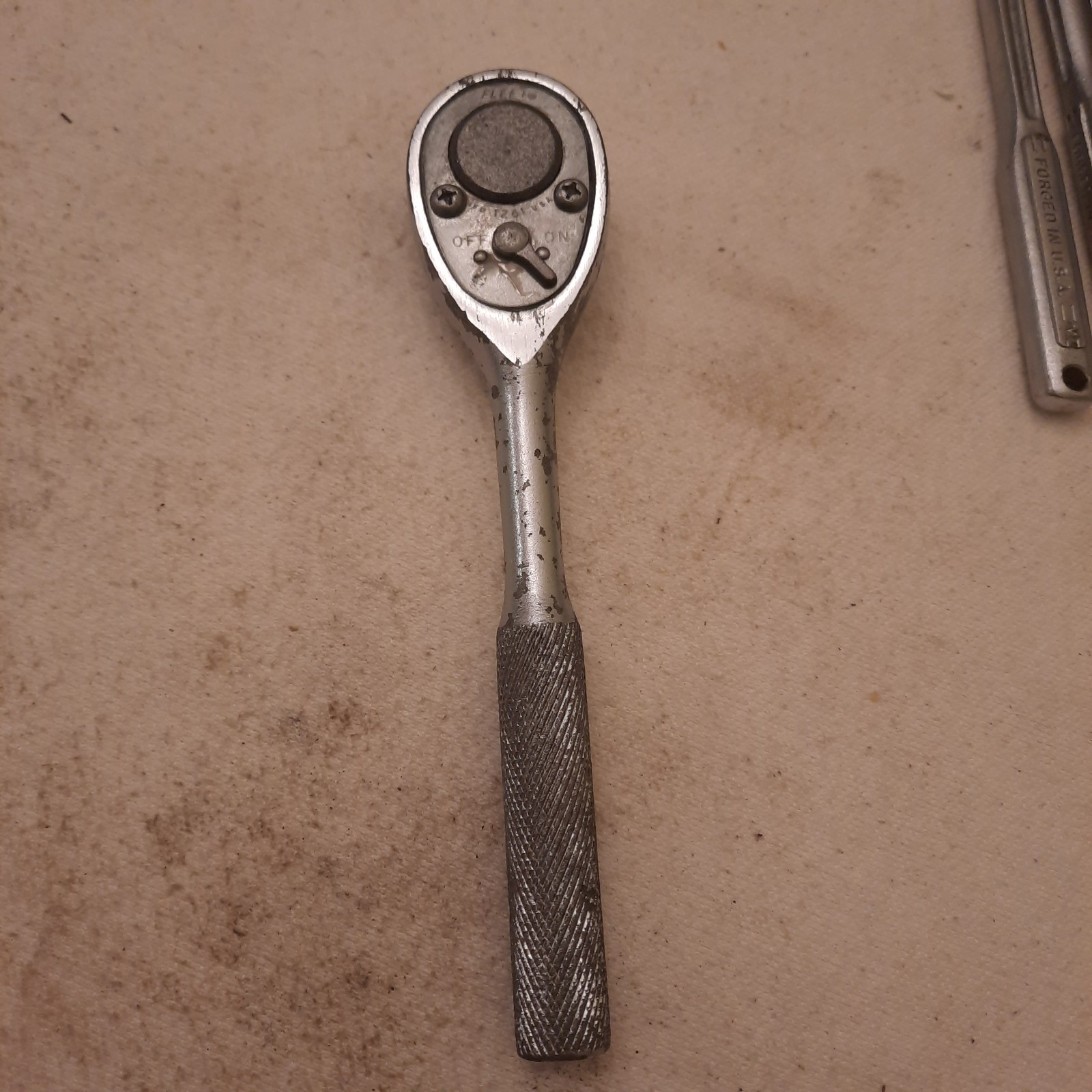 Vintage Fleet (Plvmb) (Penens) MFD 1261 3/8″ Drive Ratchet Knurled Handle. USA.