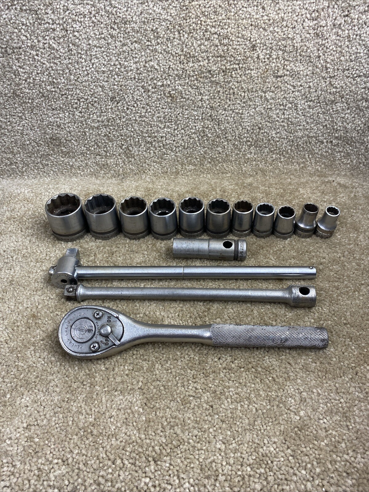 INDESTRO SAE 15 Pc.1/2 Socket Set w/Penens 1/2 Ratchet Vintage