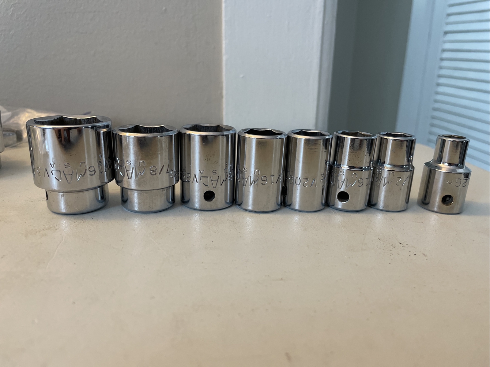 MAC TOOLS 1/2 Drive 6 Point Chrome Sockets 1 1/16 -3/8” V346- V126 8pc very nice