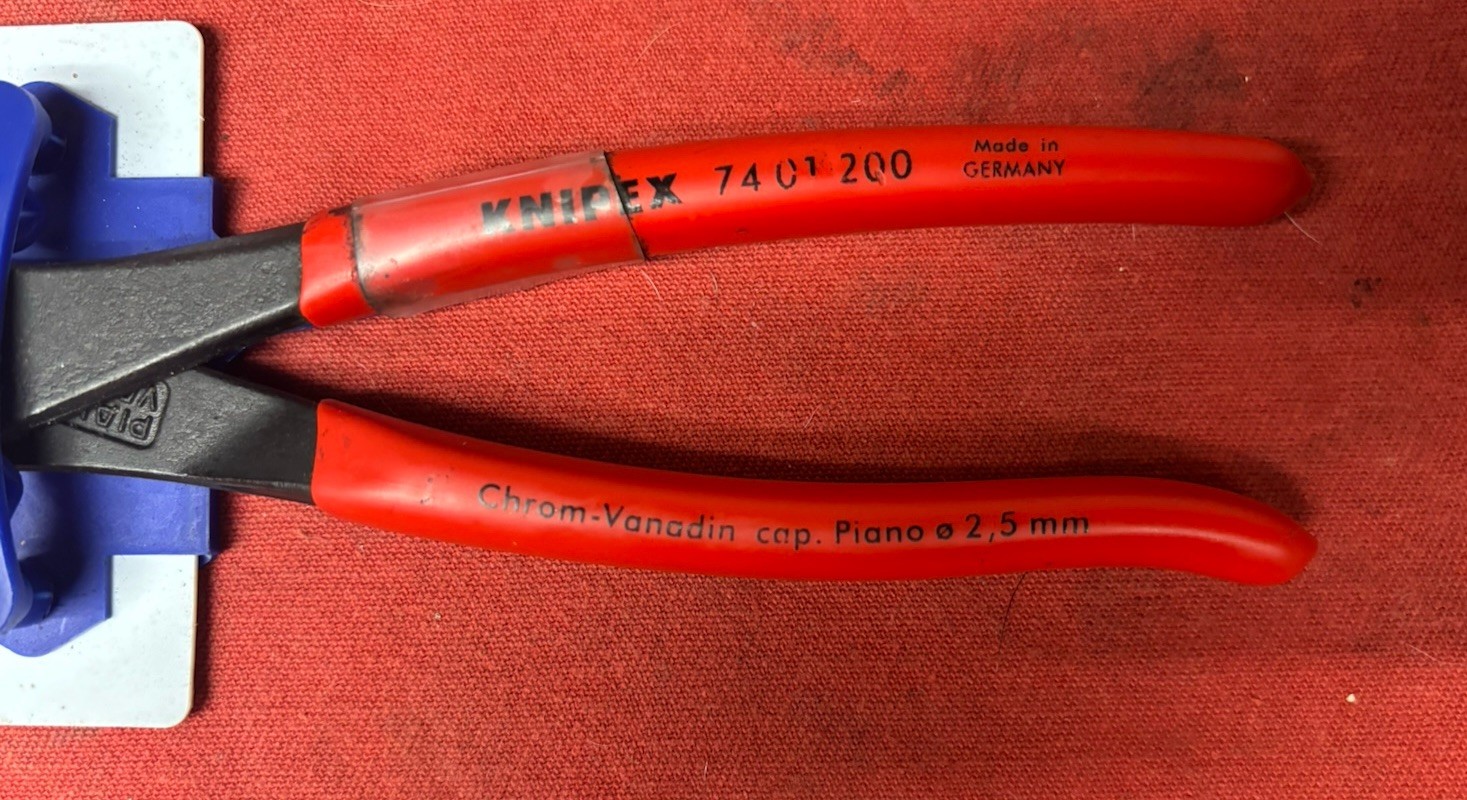 KNIPEX 8in diagonal cutters 74 01 200 NEW in original package