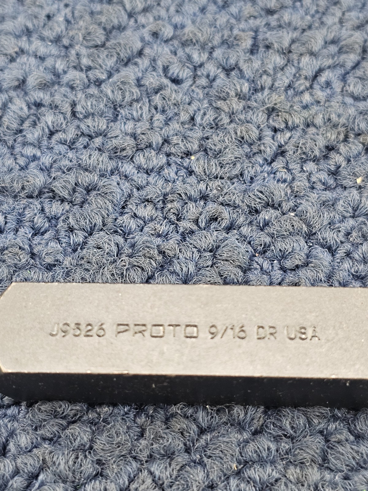 Proto J9526: 9/16 in. Screw & Pipe Extractor 1/2 in. Width, 1/2 Height – Black