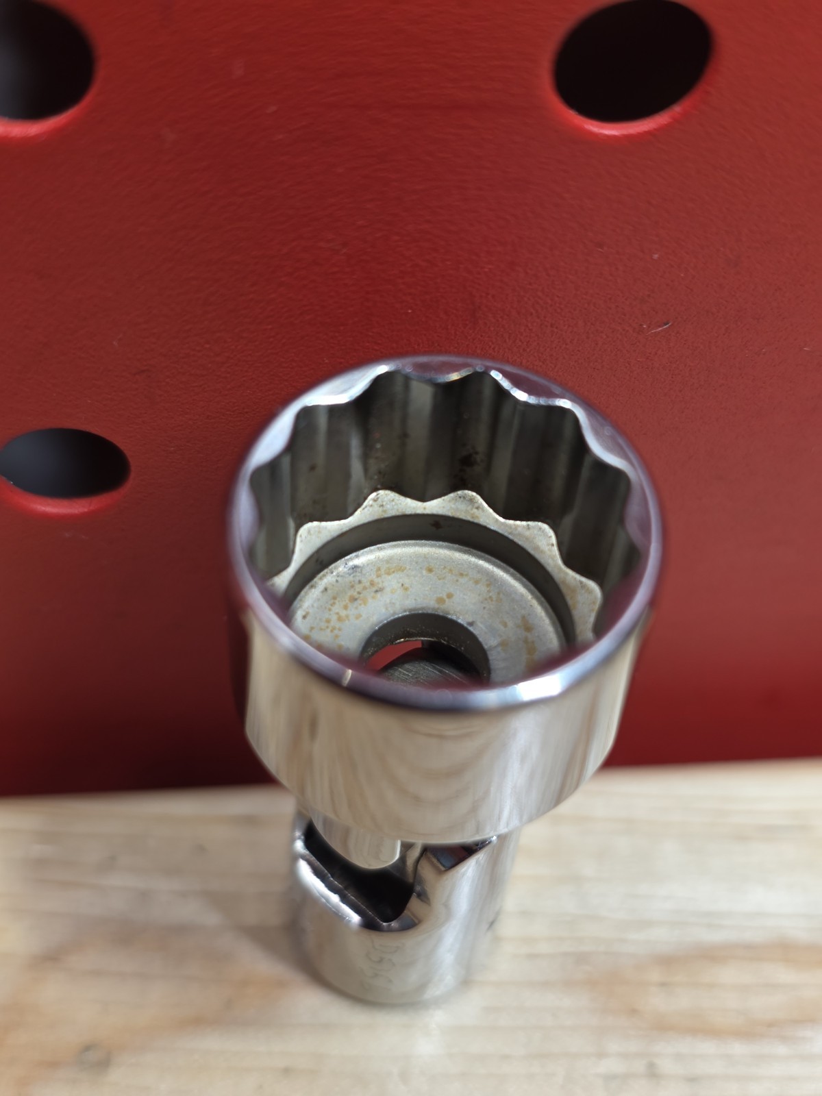 Snap-on Tools TMU181A 9/16″ SAE 1/4″ Drive 12-Point Universal Socket See Details