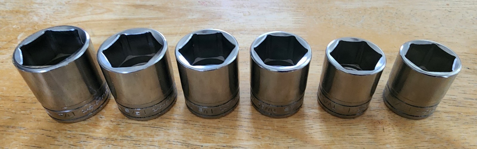 Snap-On 1/2 Dr 16pc 6Pt Shallow Socket Set 3/8- 1-1/4 313TWYA 3/8 to 1/2 Adapter