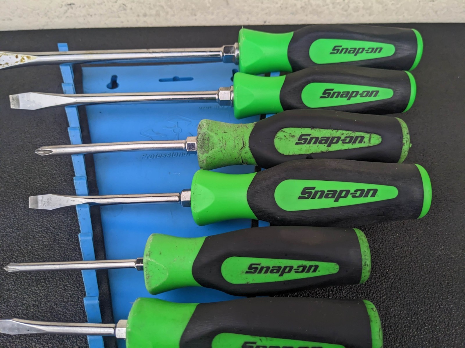 #bm480 Snap-On Tools GREEN 8 Piece Soft Grip Screwdriver Set SGDX80BG