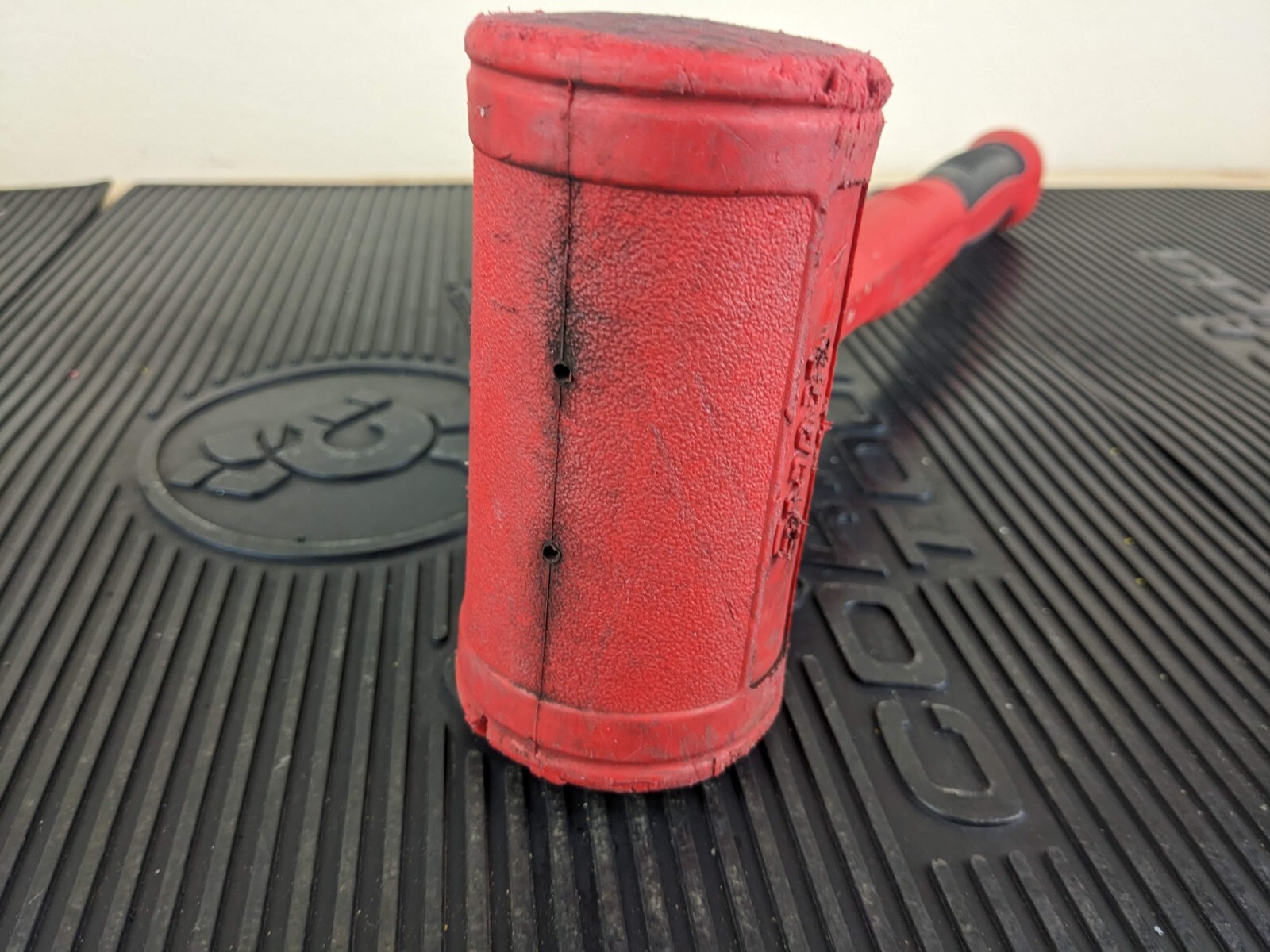 #as022 Snap-On HBFE48 Dead Blow 48-Ounce Soft Grip Hammer RED