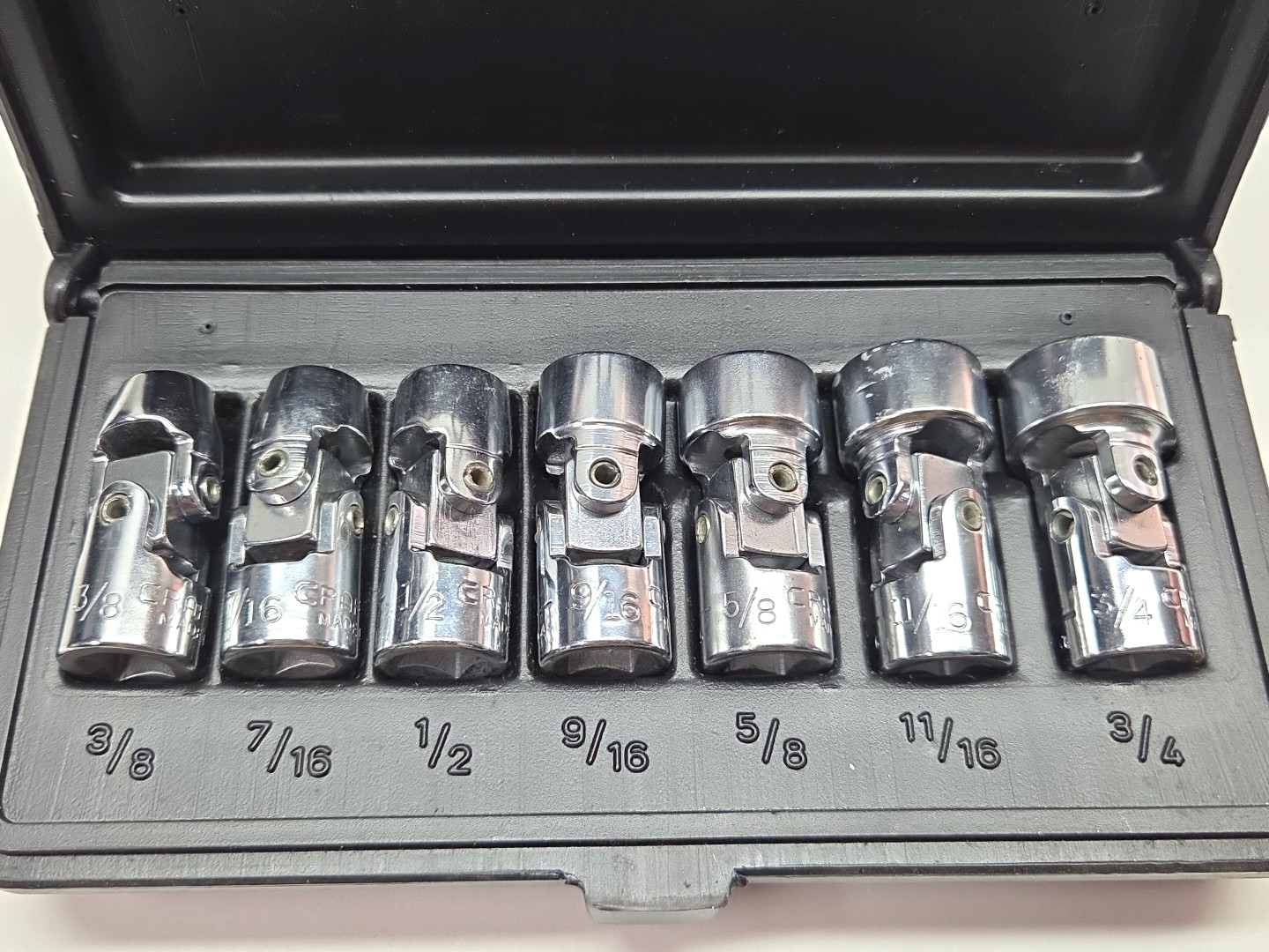 Craftsman Tools 3/8 Drive SAE 6pt Flexible Socket Set -V -43811 Mechanics Tool