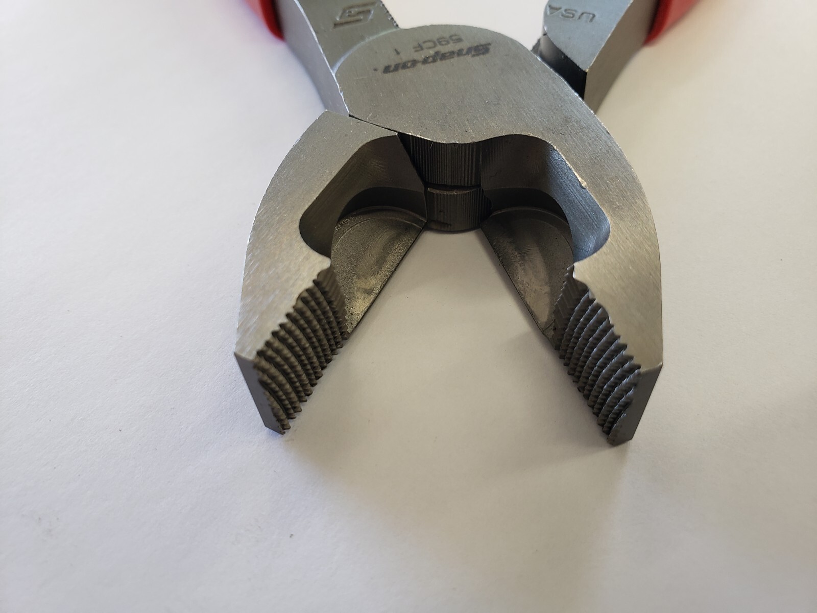 Snap-on Tools USA NEW 9″ RED Soft Grip HD Combination Lineman’s Pliers 59CF