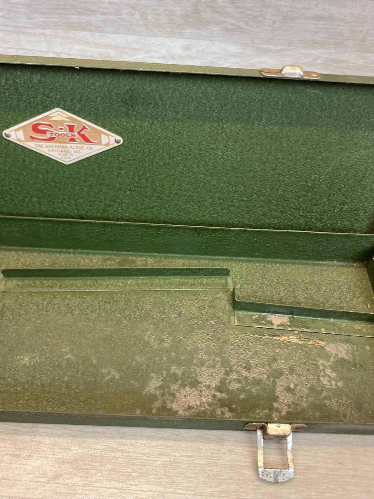 VTG S-K Tools metal toolbox with internal Dividers – Box only 17.5 Inch Large