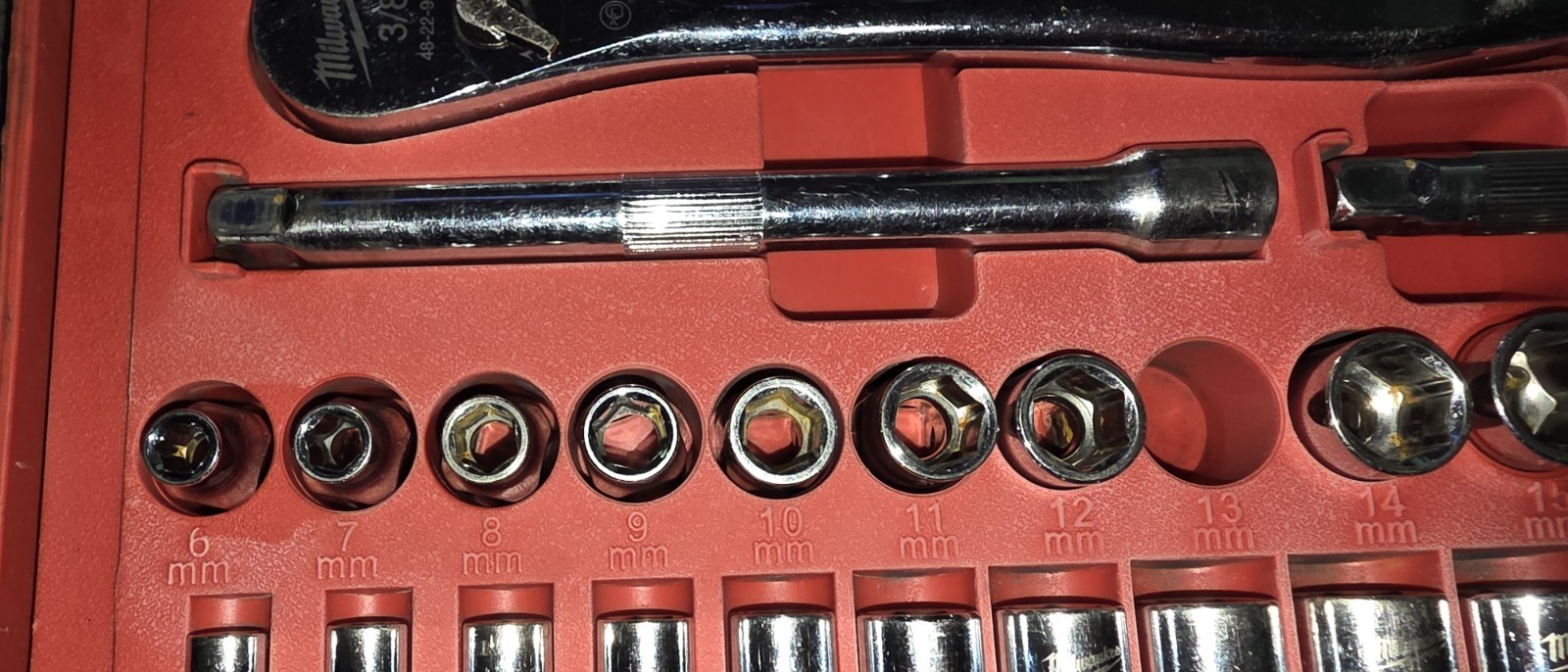 MILWAUKEE 48-22-9008 3/8 in. Drive SAE/Metric Set USED BROKEN RATCHET