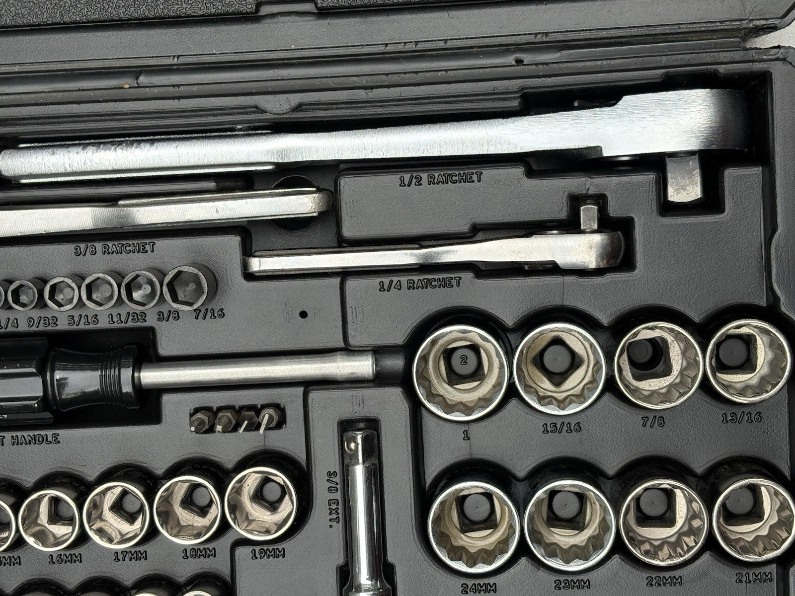 Craftsman 33474 74-Pc Mechanics Tool Set SAE/Metric Sockets Ratchets – Complete