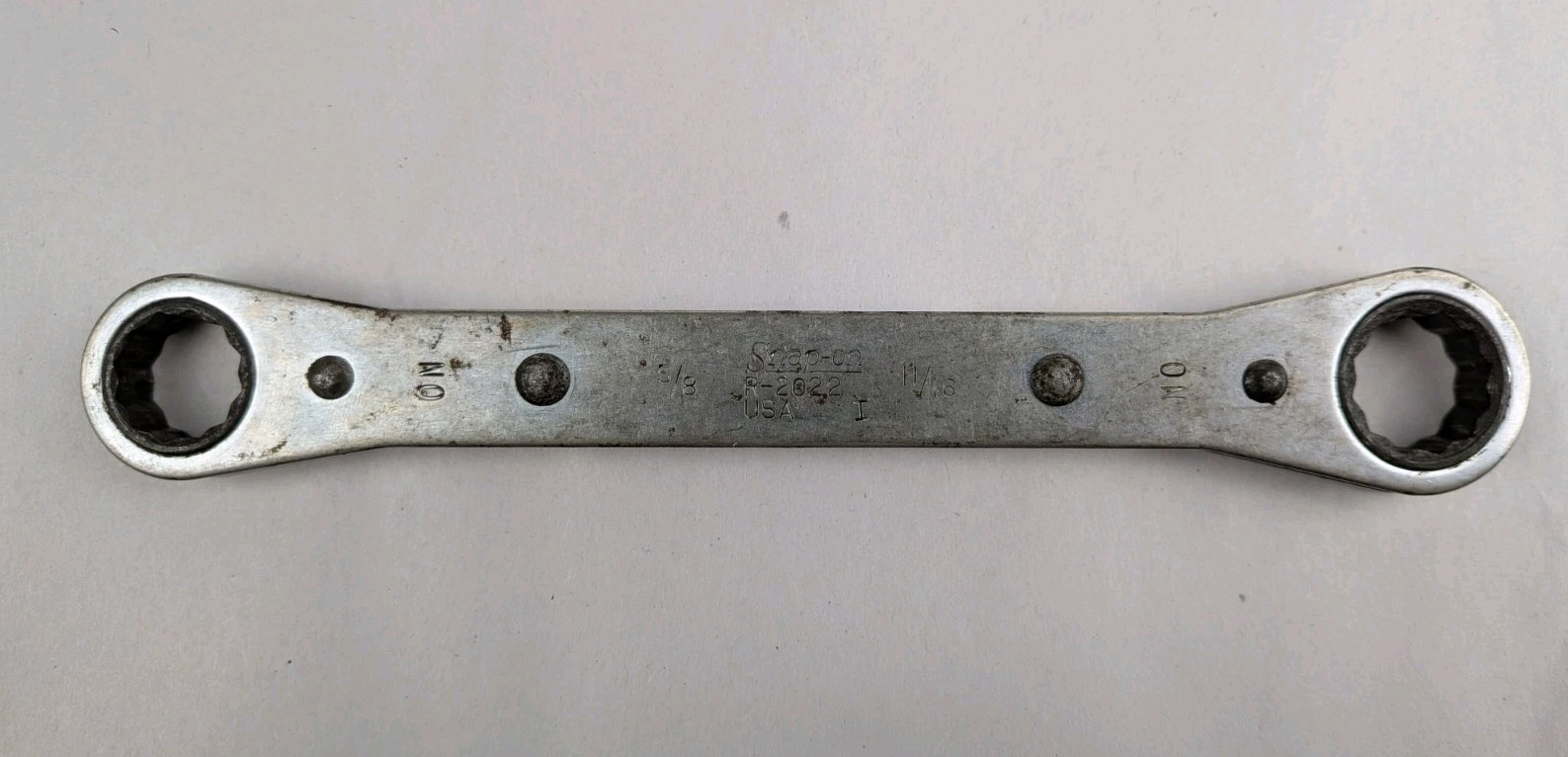 Snap-on R-2022 5/8″ & 11/16″ 12-Point Double Box Ratchet Wrench USA Hand Tool