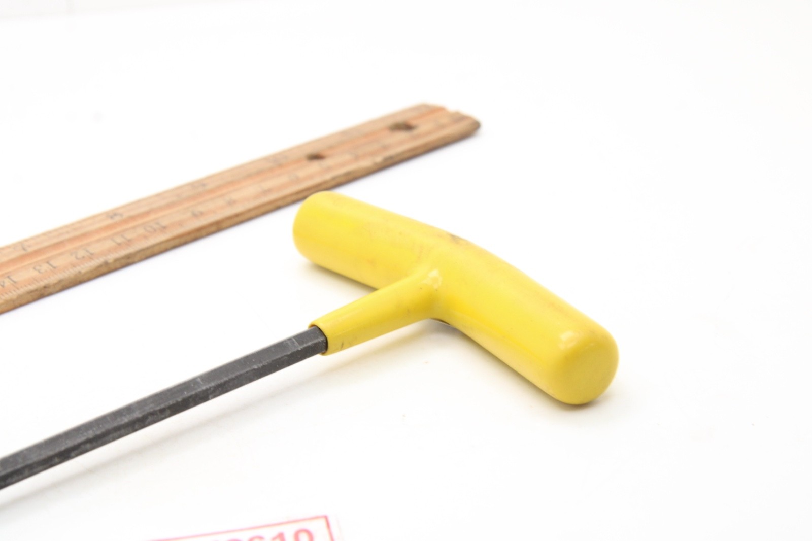 Bondhus 13111 7/32″ SAE Ball End Hex T-Handle 10″ Length Yellow Soft Grip USA