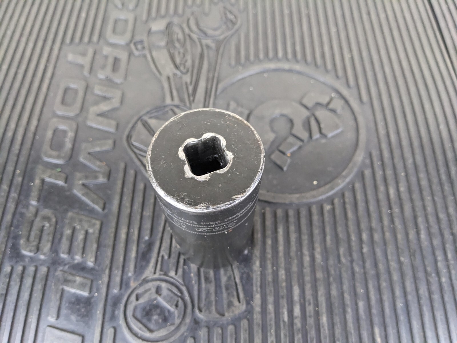 #bj000 Snap-on 1/2 Drive 6pt 30mm deep impact socket SIMM300 flank drive