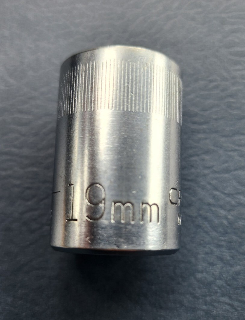 Craftsman USA 19mm Socket 12 Point 1/2″ Drive VV 44238 (Top Knurl mm)