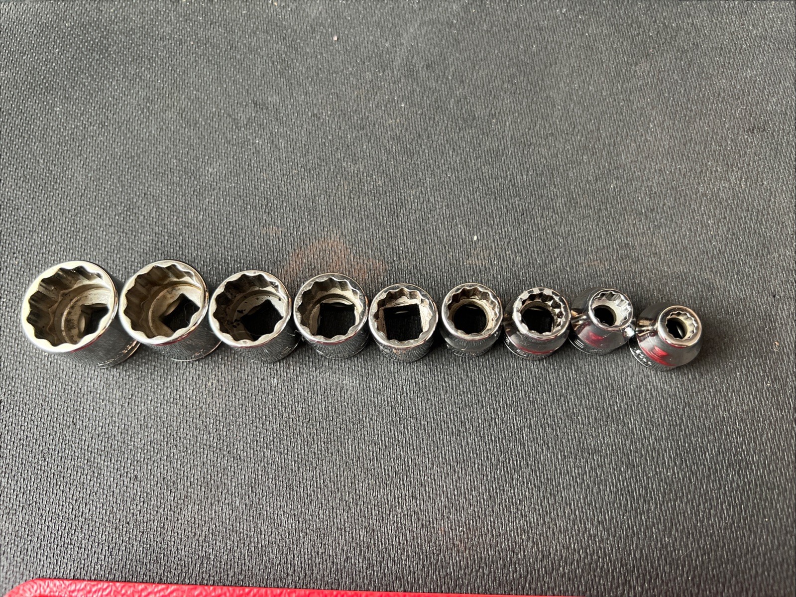 Snap On 9 Piece 3/8″ Drive SAE 12 Point Chrome Low Profile Socket Set 209RF⭐️