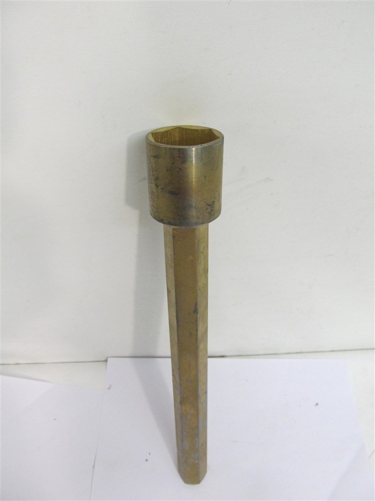Specialty Socket, 1 3/8″ w/ Hex Shaft