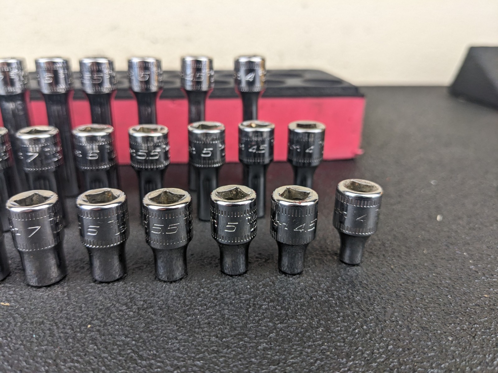 #bn598 Snap-On Tools 142STMMSYFR1 42pc 1/4″ Drive 6-Point Metric Foam Socket Set