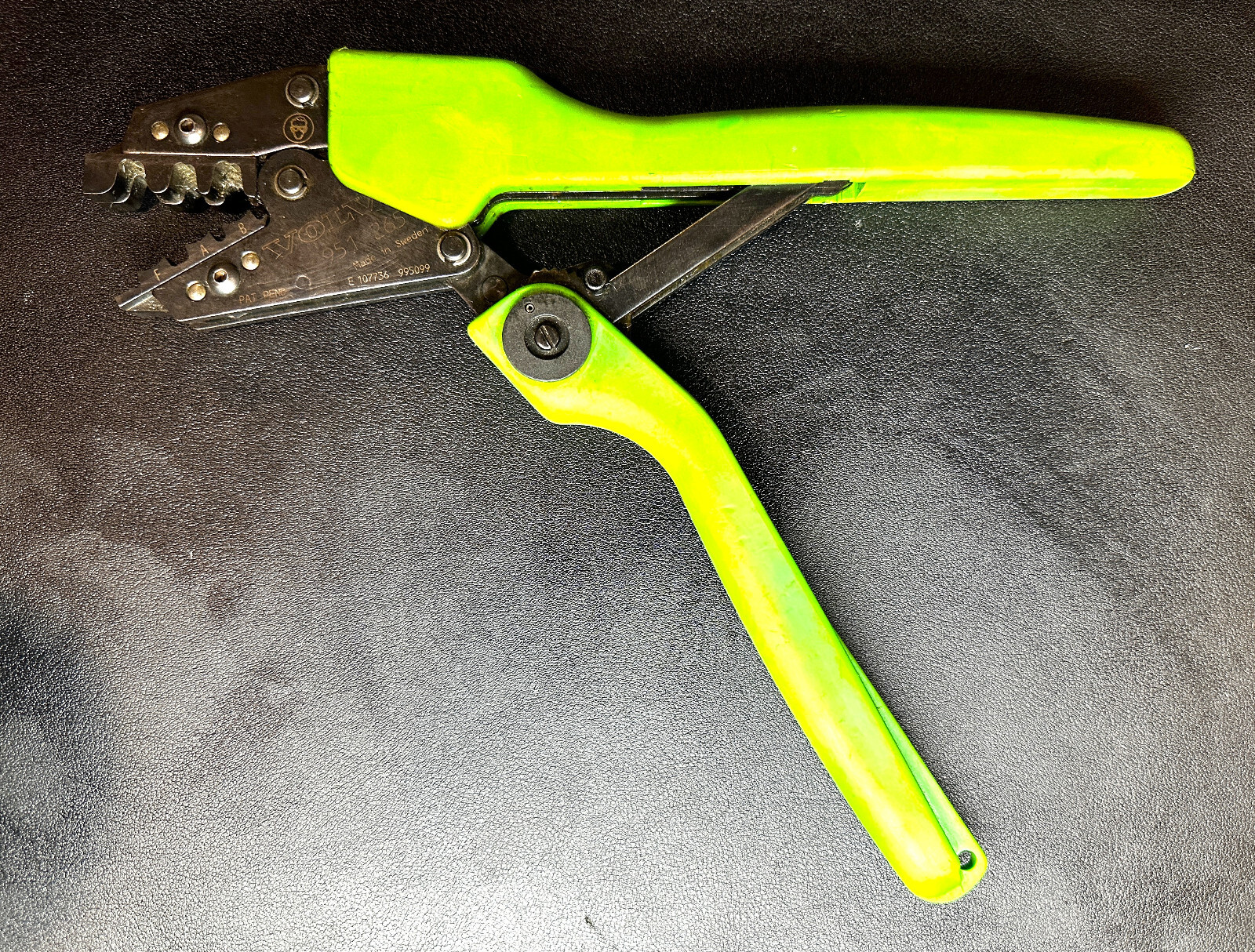 VOLVO ISO9001 CRIMPING TOOL Made in Sweden