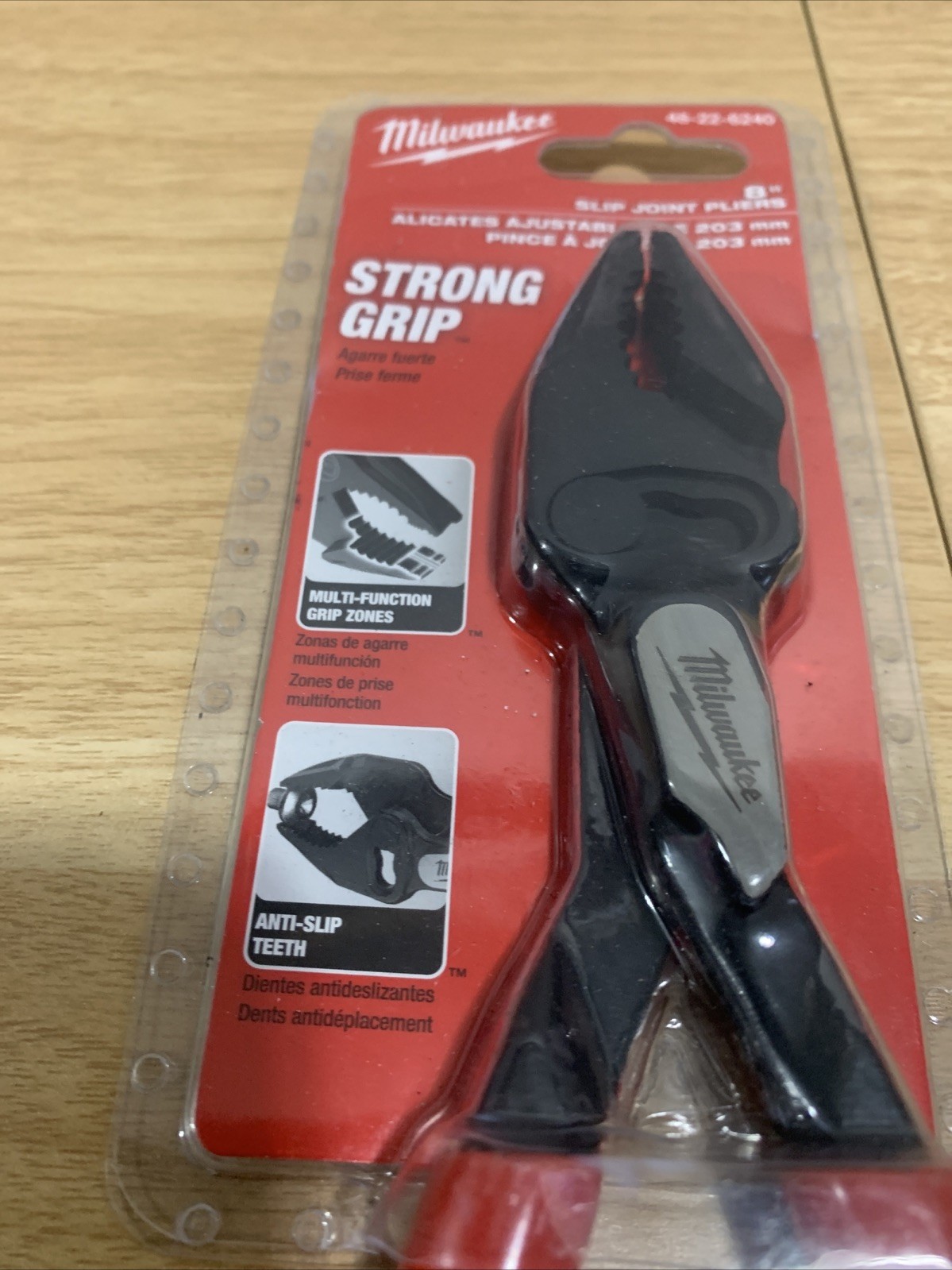 Milwaukee Tools 48-22-6240, 8″ Slip Joint Multi-Function Screw Extraction Pliers