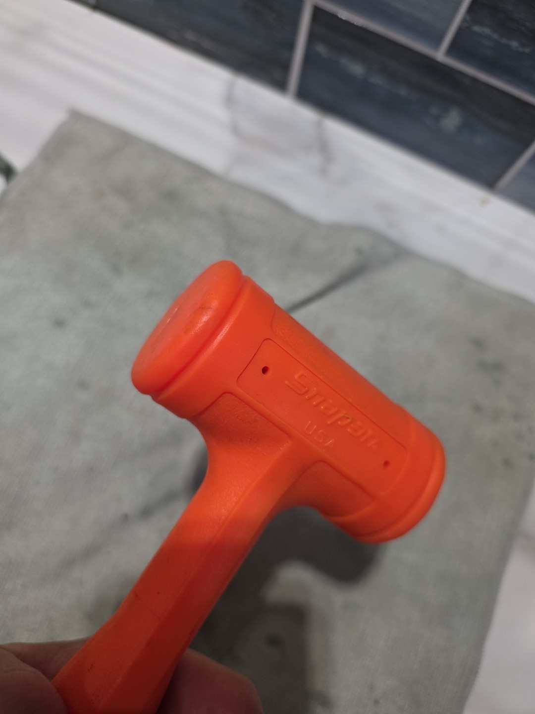 Snap-on HBFE24O 24 oz Soft Grip Dead Blow Hammer Orange 12-3/4″ Length