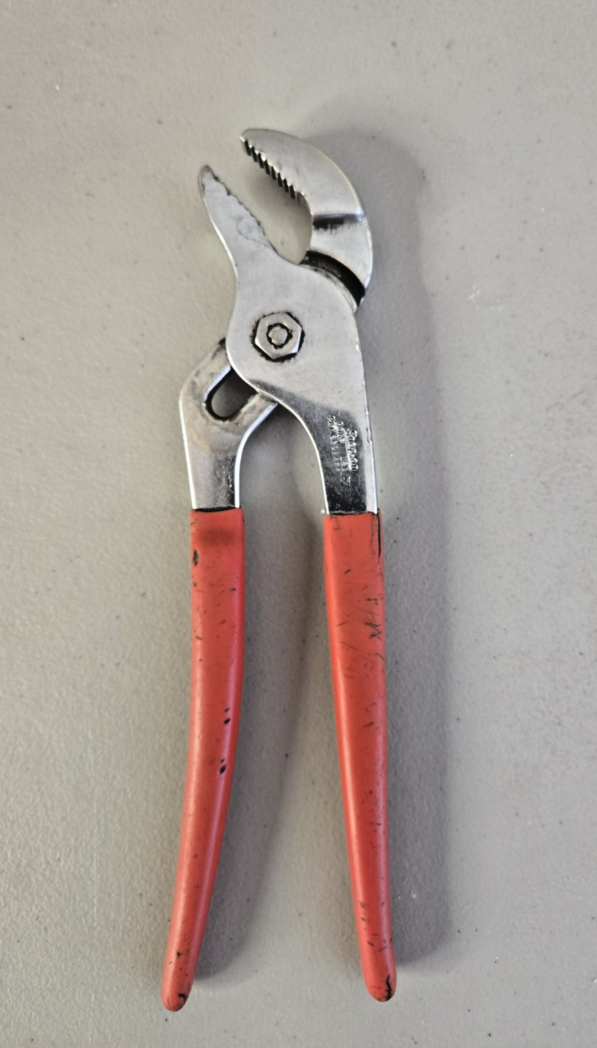 Snap On 90AP – 9-1/4″ Long Soft Red Handle Chrome Adjustable Joint Pliers