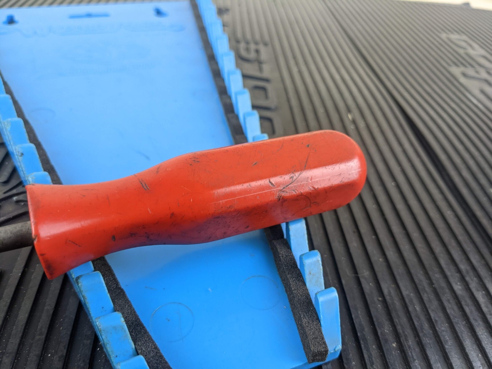 #av103 MAC Tools USA S14A Brake Spring Retainer Tool Solid Red Classic Handle