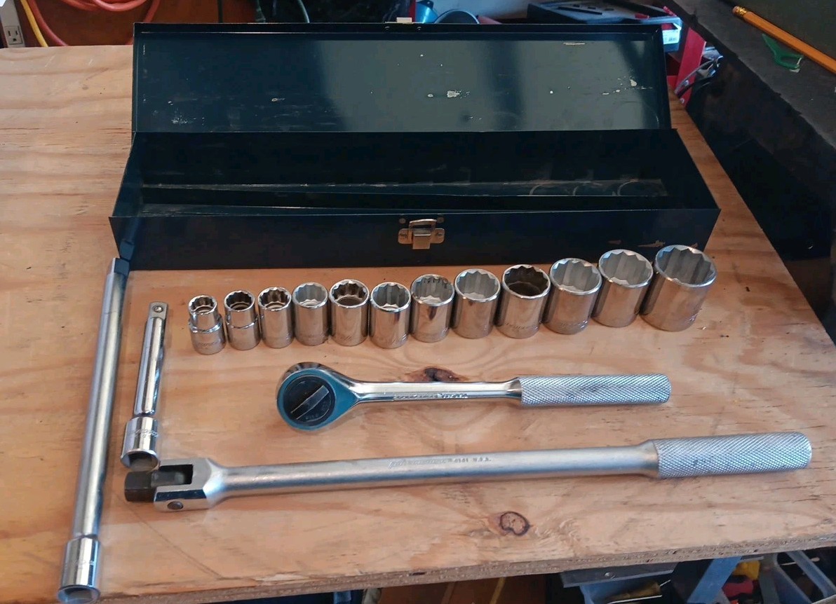 Pro America 1/2″ Drive 17 Piece Socket Set Made In USA