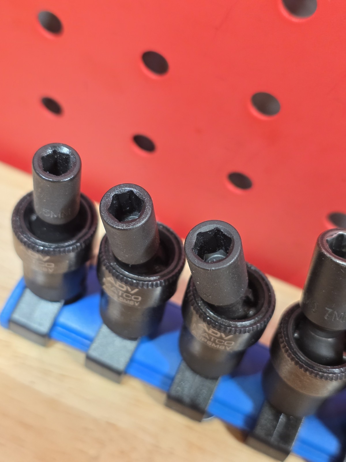 Matco Tools SAUPM126V 5-15mm 12-Piece 1/4” Drive Metric Impact Swivel Socket Set
