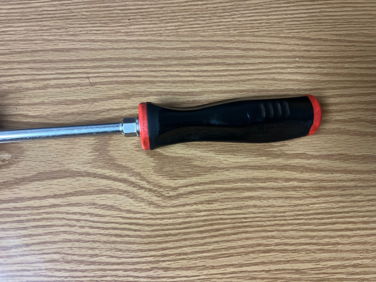 SNAP ON – NO4 PHILLIPS SCREWDRIVER WITH BLACK/RED CUSHION GRIP HANDLE- LOC#279