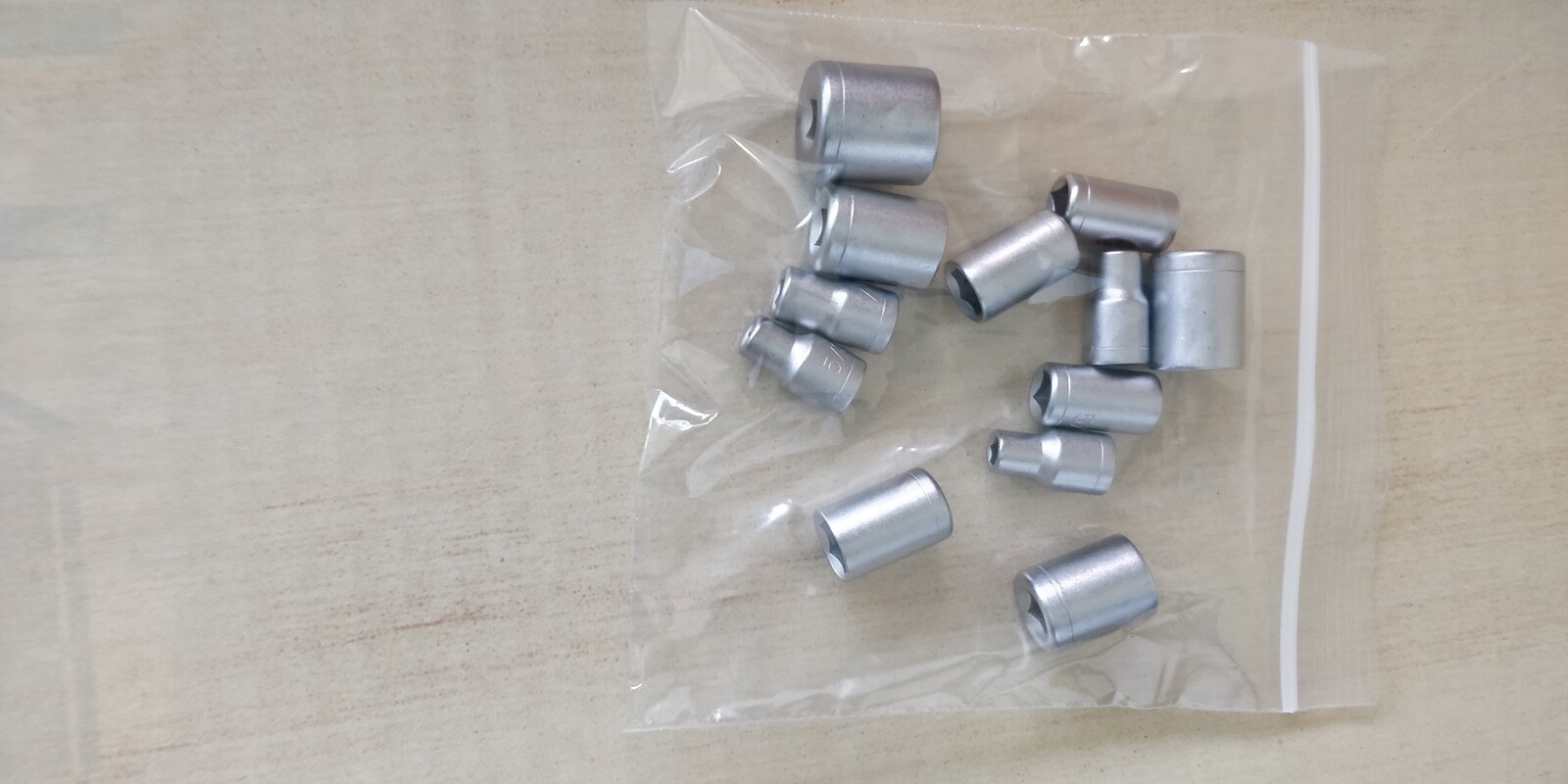 12 Pieces — Standard Socket Set — 5/32 through to 9/16 — 1/4″ Drive –6 Point