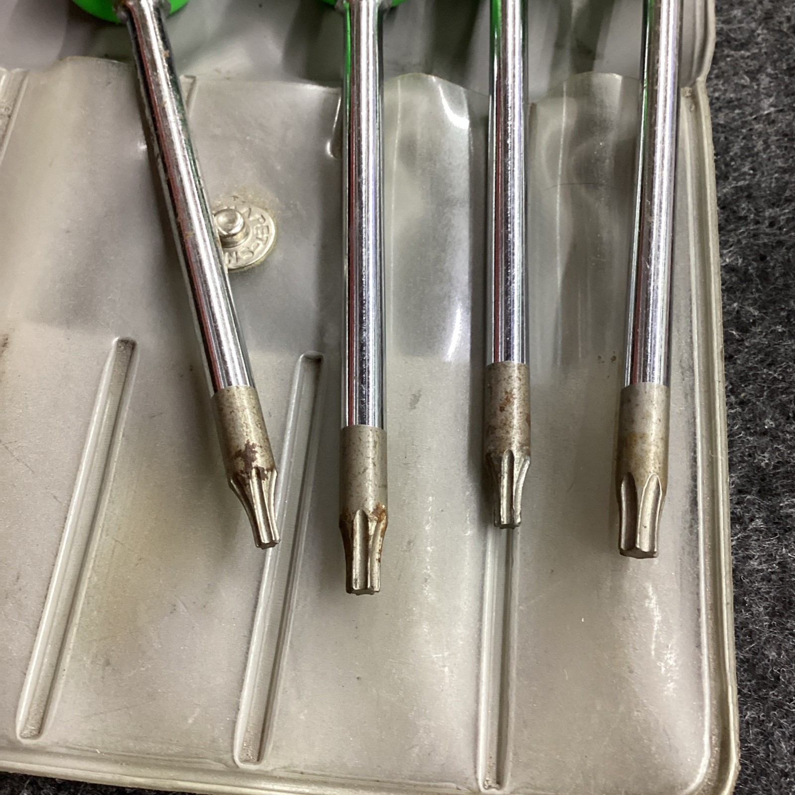 Snap On USA 4 Piece Soft Grip Mini Torx Driver Set SGTX40G W/Pouch