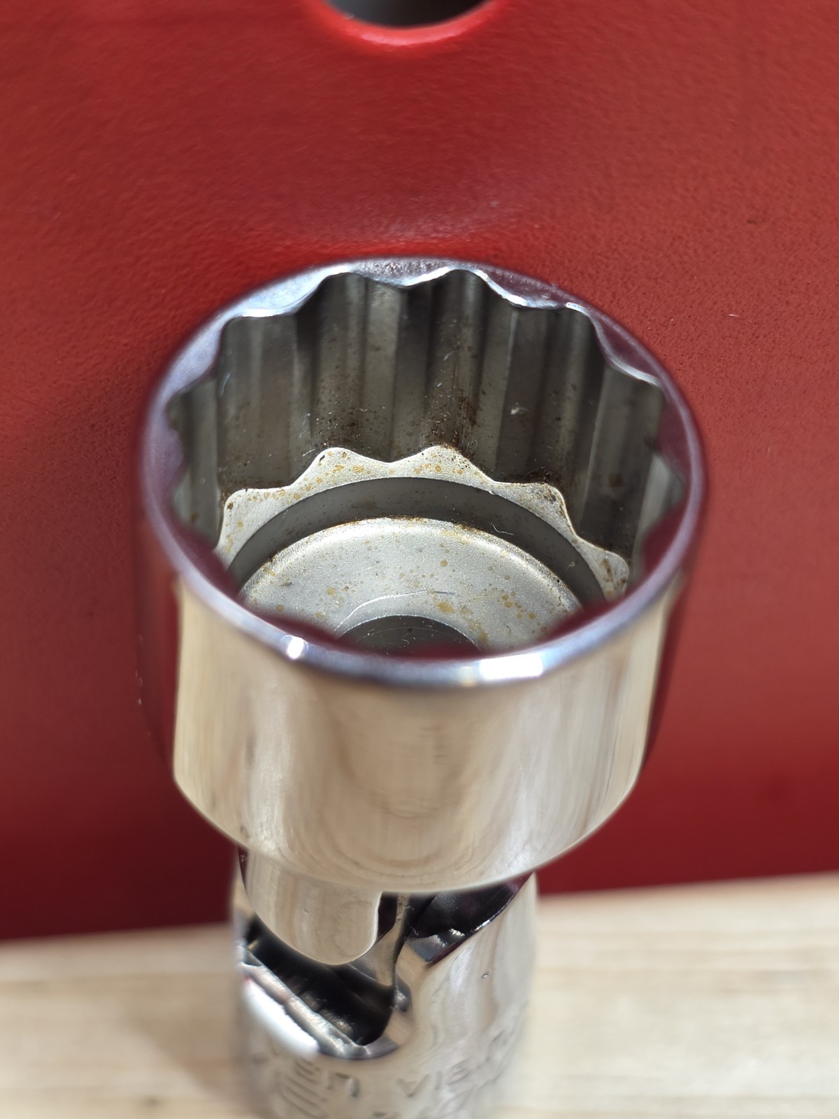 Snap-on Tools TMU181A 9/16″ SAE 1/4″ Drive 12-Point Universal Socket See Details