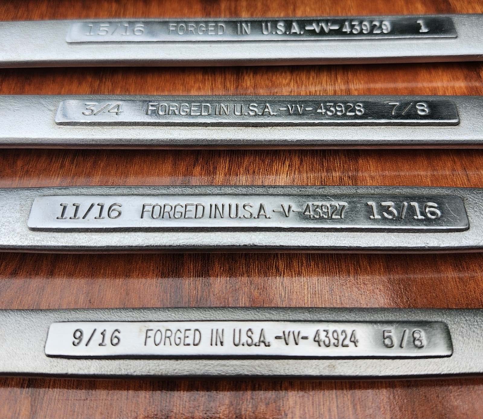 CRAFTSMAN USA 8 Pc SAE 12PT DOUBLE BOX END Wrench Set 1/4” to 1-1/4″ V & VV Ser