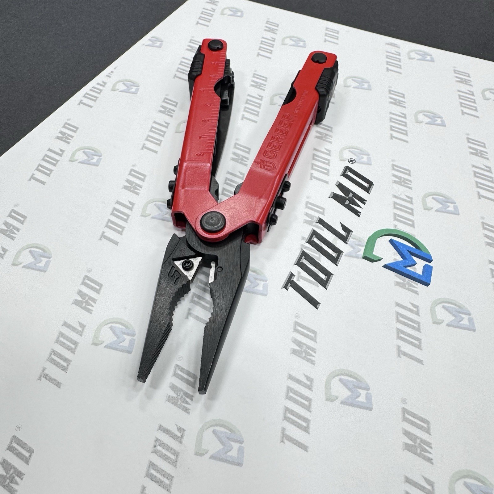 Snap-on Tools USA NEW Multi-Tool With Sheath RED SMT97R
