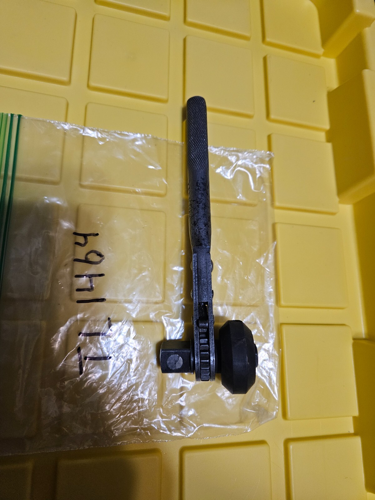 SNAP ON #R-714 INDUST RATCHET 6PT W/#A-3018 1/2″ DR W/LOCKING PIN W/RUBBER GROM.